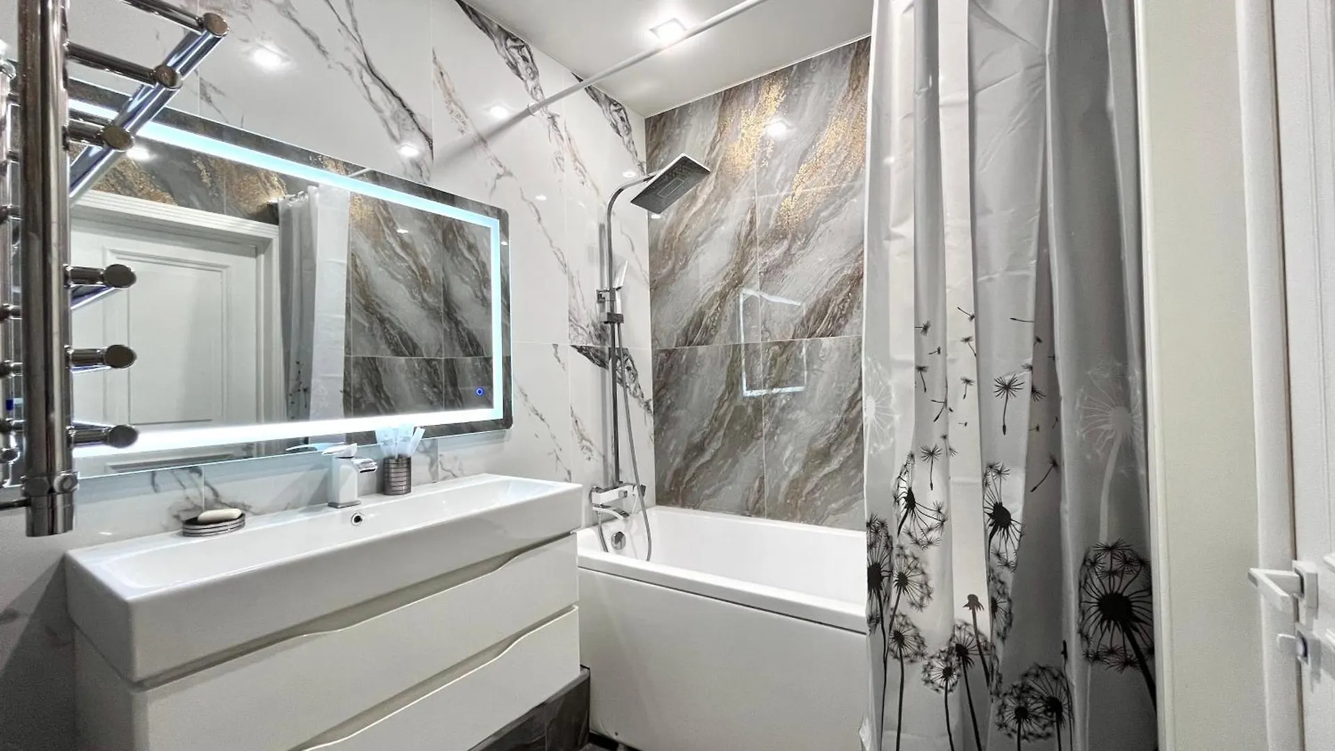 Spacious Design Raimbek4 Residence, Next To Metro & Drinking Water As A Gift Αλμάτι 0*,