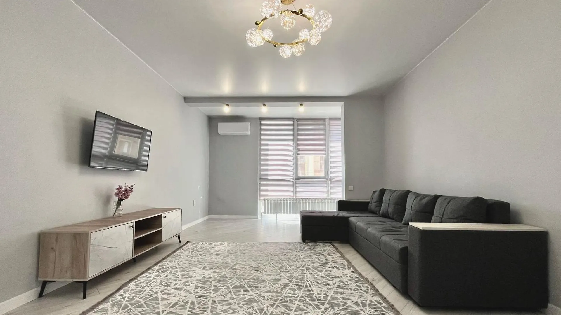 Διαμέρισμα Spacious Design Raimbek4 Residence, Next To Metro & Drinking Water As A Gift Αλμάτι